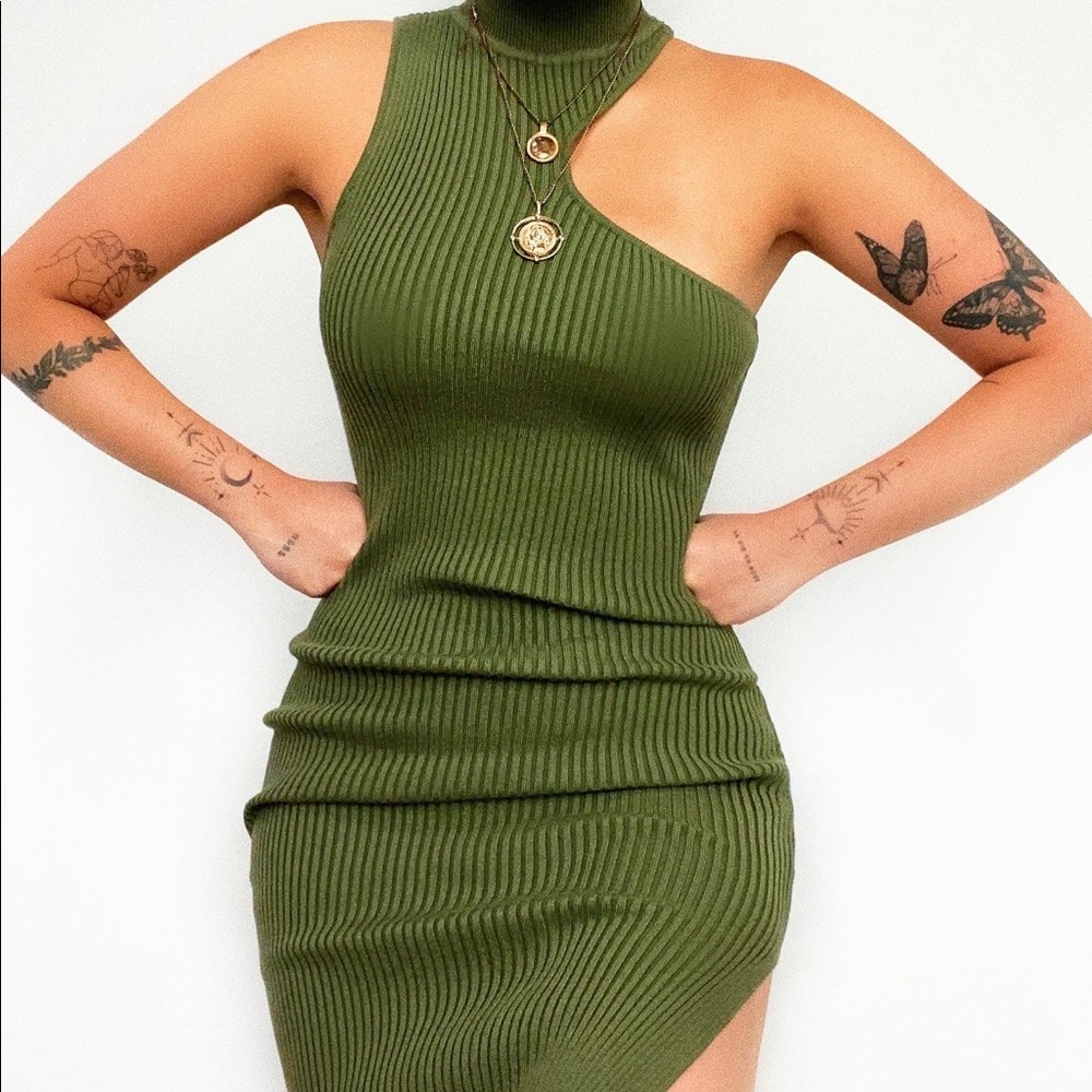 Kameli Boutique - Olive Syrah MIDI Dress - M/L